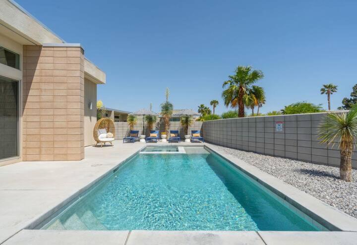 Chic Luxurious Desert Home- Private Pool Hot Tub Palm Springs Exterior photo